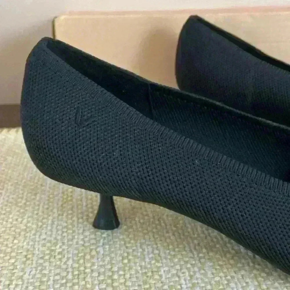 Vivaia Stella Kitten Heel - Size 9.5 | Chic, Comfortable, & Sustainable! 🌿 - Picture 12 of 15